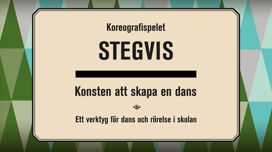 En bild av en etikett på en ask med ett spel i. Etiketten är beige med svart text.