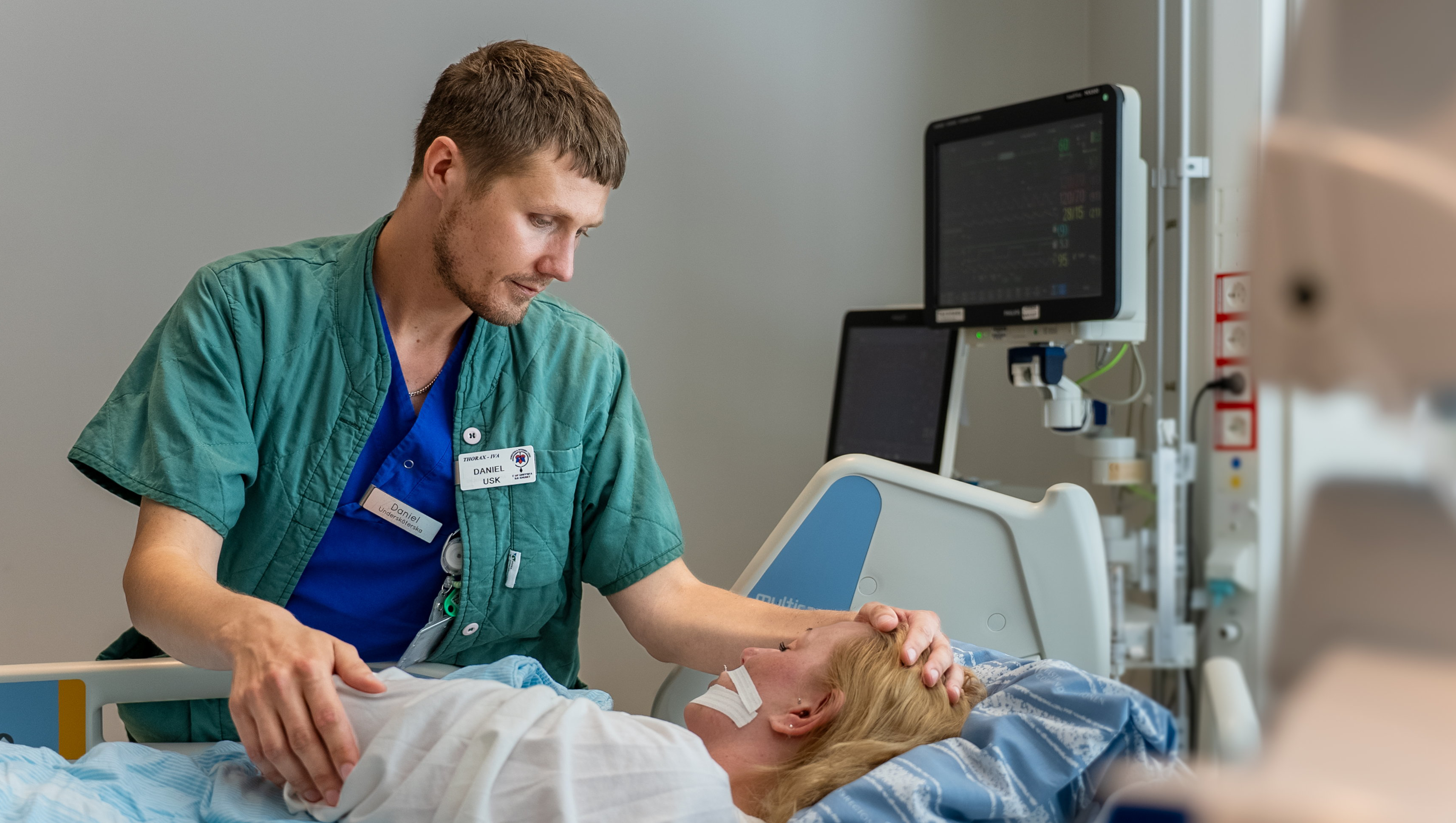 Manlig undersköterska på IVA