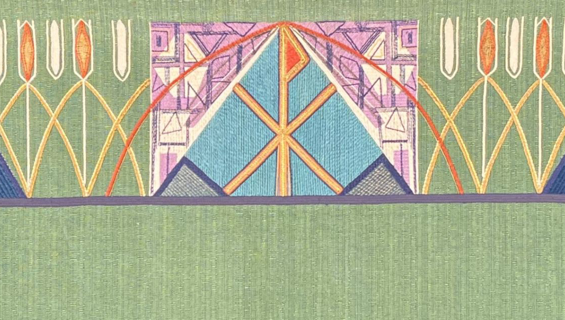 Bonad med stilistiska tulpnaer på rad samt ett stilistiskt fönster i mitten. Färger i grönt, blått, orange och gult